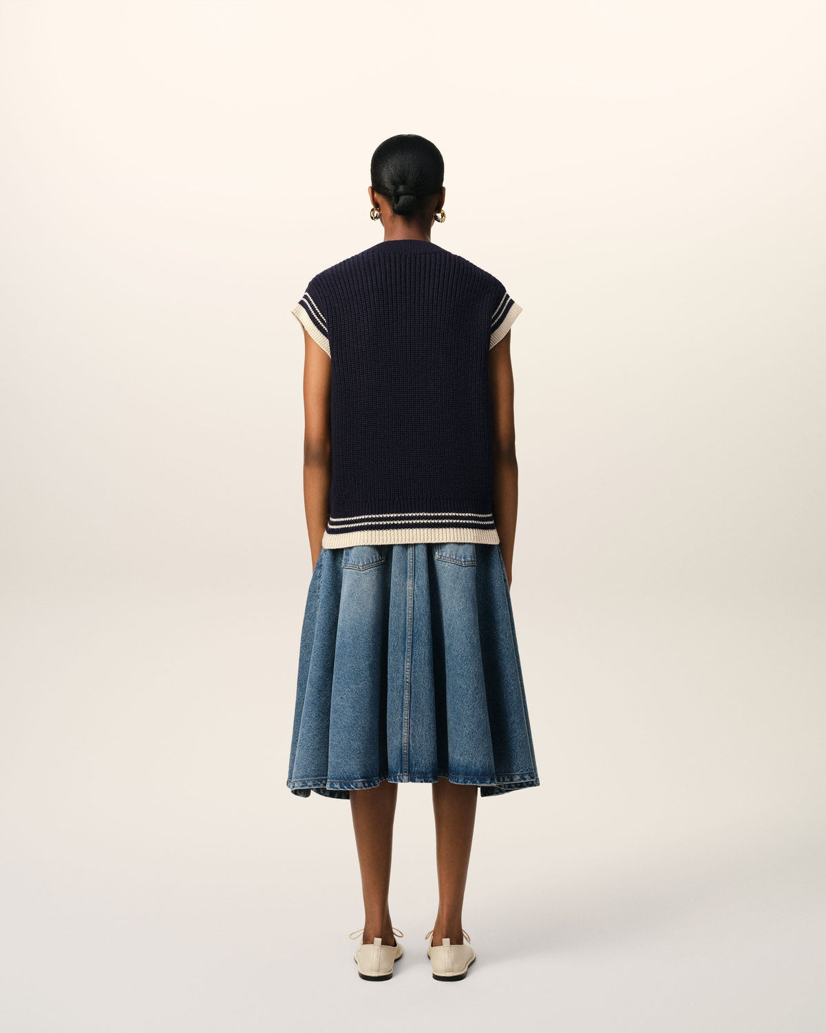 Navy Wool Ribbed Sleeveless V Neck Sweater