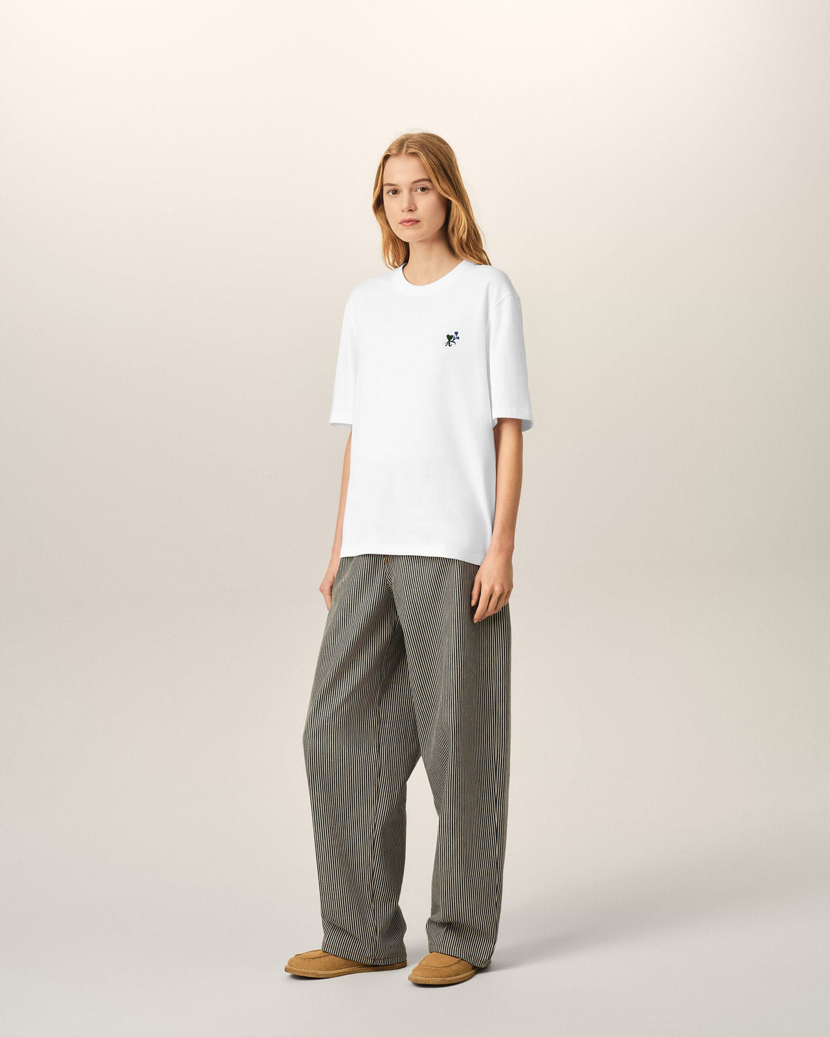 White cotton t-shirt with Ami de Coeur tulip
